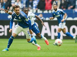 Baden-Württemberg: Karaman trifft per Kopf: KSC verliert auf Schalke