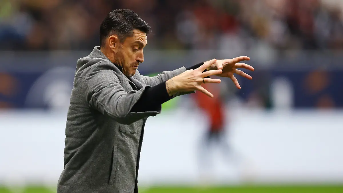 Mal wieder kuriose Aussagen: Riera hadert mit Amtsantritt bei der "schlechtesten Mannschaft in Europa"