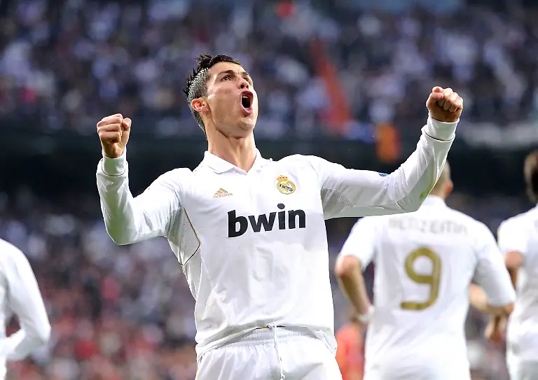 FUSSBALL-CHAMPIONS-LEAGUE-SAISON-2011-2012-HALBFINALE-RUECKSPIEL-Real-Madrid-FC-Bayern-Muenchen-25-04