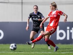 Traum-Endspiel gegen Wolfsburg: FC Bayern spaziert mit Torfestival und Gwinn-Hackentrick ins Pokalfinale