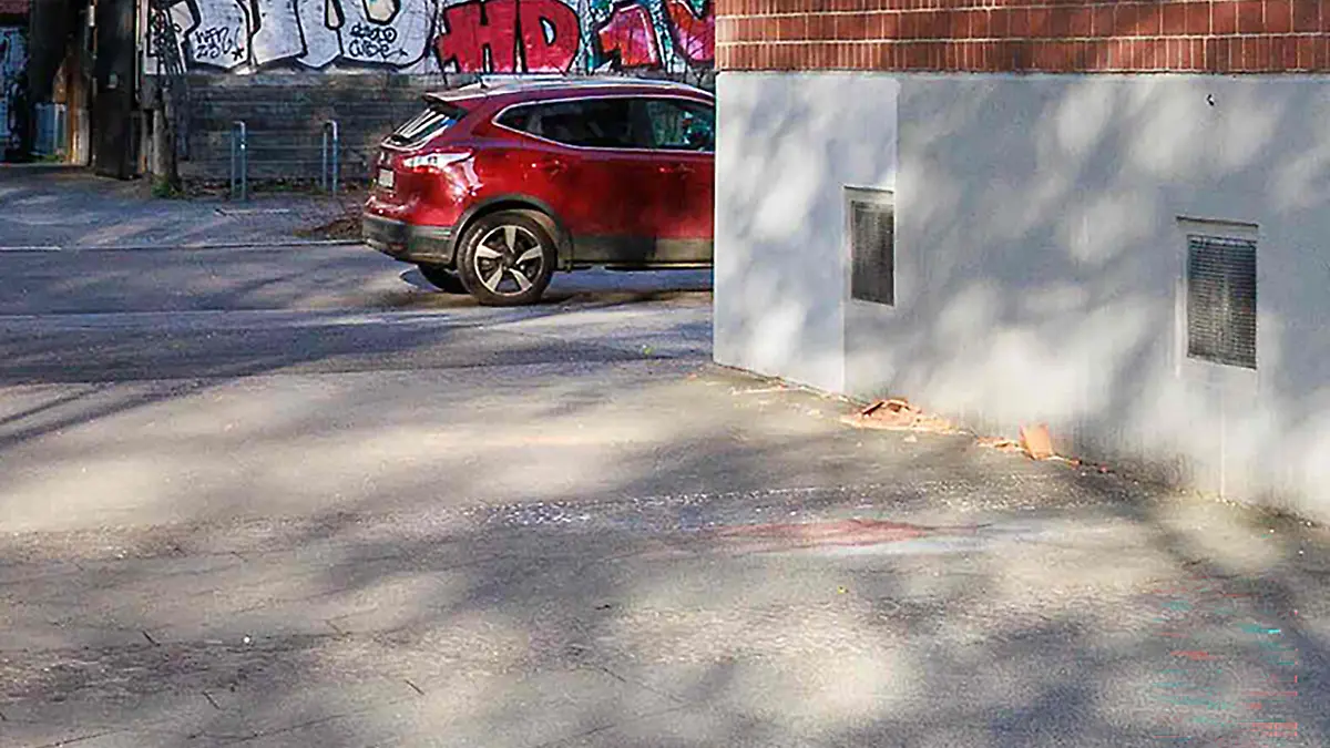 "Sehr schwere Kopfverletzung": Passant in Berlin durch herabfallenden Blumenkübel erschlagen