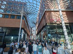 Hamburg & Schleswig-Holstein: Ein Jahr Überseequartier - wie fällt die Bilanz aus?