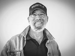 Berlin & Brandenburg: Der "Alte Ami": Radiomoderator Rik de Lisle gestorben