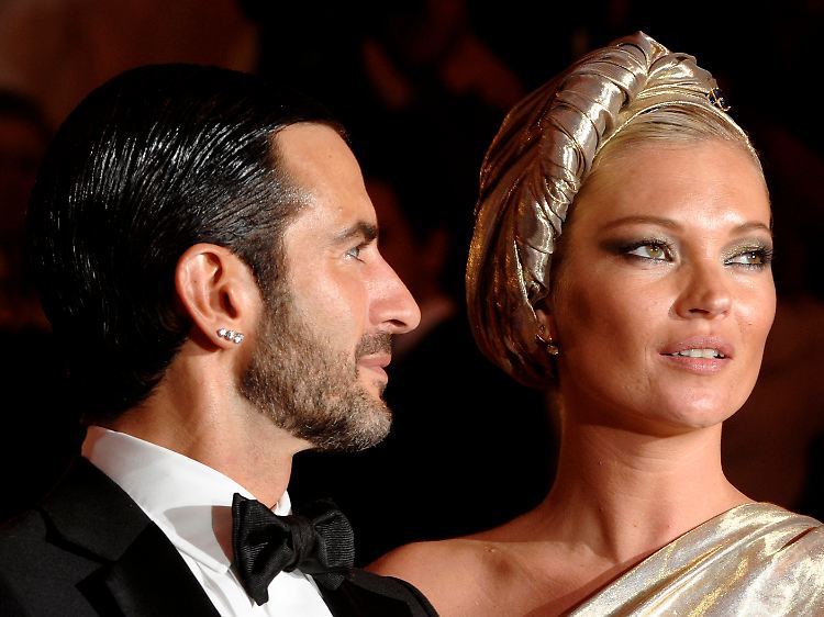 Kate Moss will ihren reichen Erfahrungsschatz als Model in einem Roman verarbeiten.