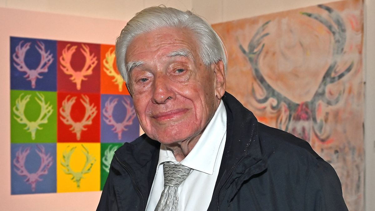 Former German Post Minister Christian Schwarz-Schilling Dies