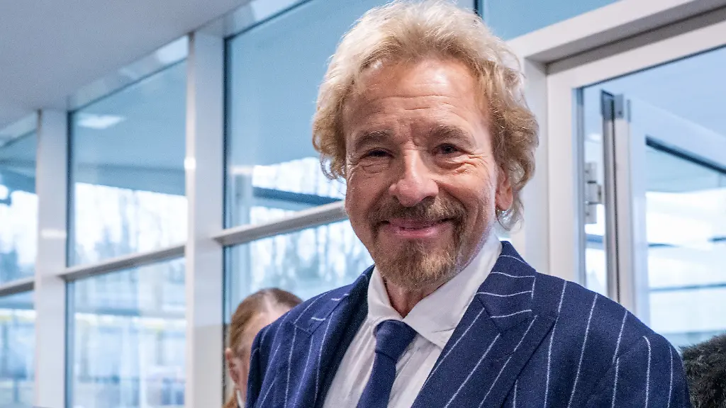 Thomas-Gottschalk-Showmaster-kommt-zur-Verleihung-des-Menschen-in-Europa-Awards-Der-Preis-wird-von-der-Passauer-Neuen-Presse-vergeben