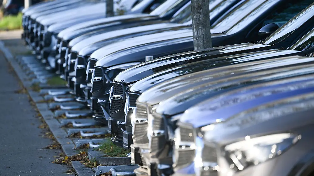 Nachfragen-lohnt-sich-Laut-ADAC-Studie-sind-bei-vielen-Autohaendlern-Nachlaesse-im-vierstelligen-Bereich-moeglich