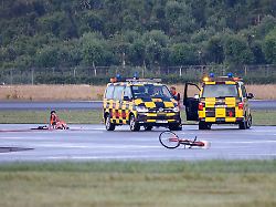 Hamburg & Schleswig-Holstein: Prozess um Flughafen-Blockade – Klimaschützer wird verwarnt