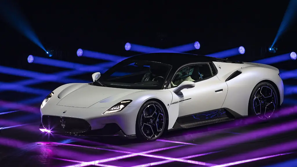 Medium-17000-MMXXTimetobeAudacious-TheShow