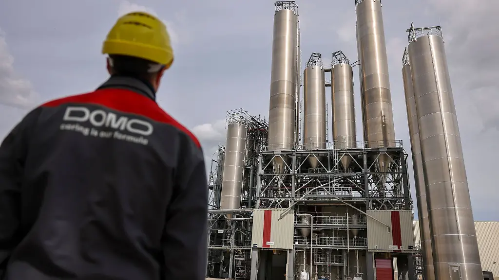 Eine-neu-gegruendete-Auffanggesellschaft-sichert-den-Weiterbetrieb-des-wichtigen-insolventen-Chemieunternehmens