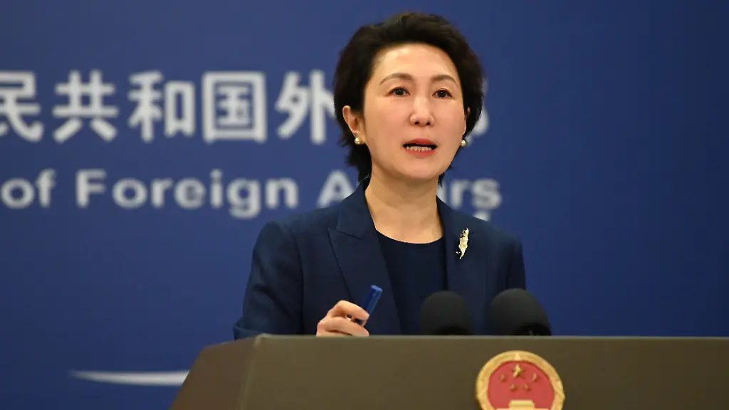 Mao-Ning-Sprecherin-im-chinesischen-Aussenministerium-spricht-vor-Journalisten-China-hat-sich-zur-Waffenruhe-in-Iran-geaeussert