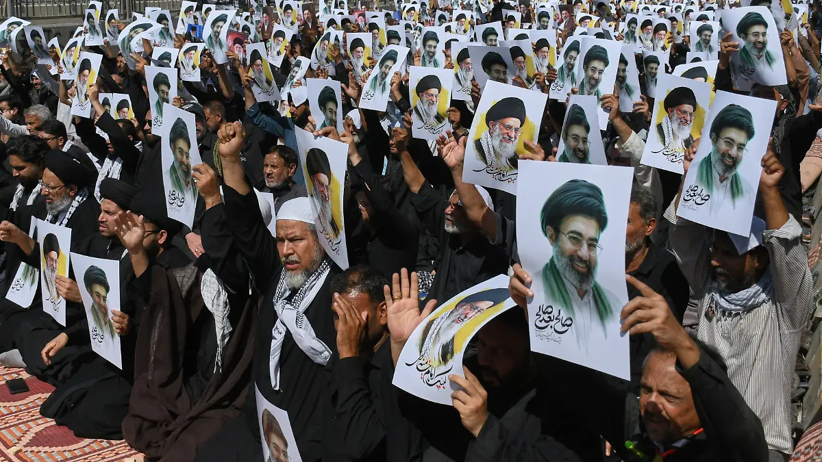 Mit Rücken zur Wand in Gespräche: Darum redet Trump jetzt doch mit den Mullahs