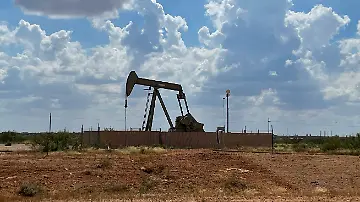 2025-11-21T110116Z_1358539474_RC2U7HATBZUW_RTRMADP_3_USA-OIL-PERMIAN