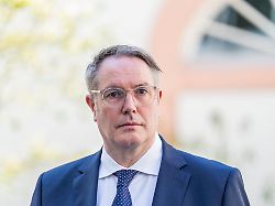 Rheinland-Pfalz & Saarland: Schweitzer will Landtagsabgeordneter sein