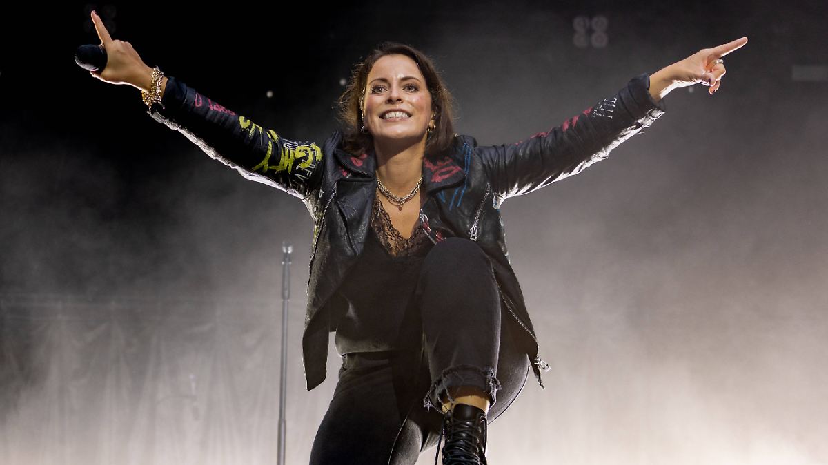 Zweites Kind mit 41: Silbermond-Sängerin Stefanie Kloß ist schwanger