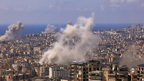 epi_1012566187_REUTERSFOTO_2026-04-08T115857Z 1992480313 RC2YKKAEY63K RTRMADP 3 IRAN-CRISIS-LEBANON-ISRAEL-STRIKE.JPG_Smoke rises followin