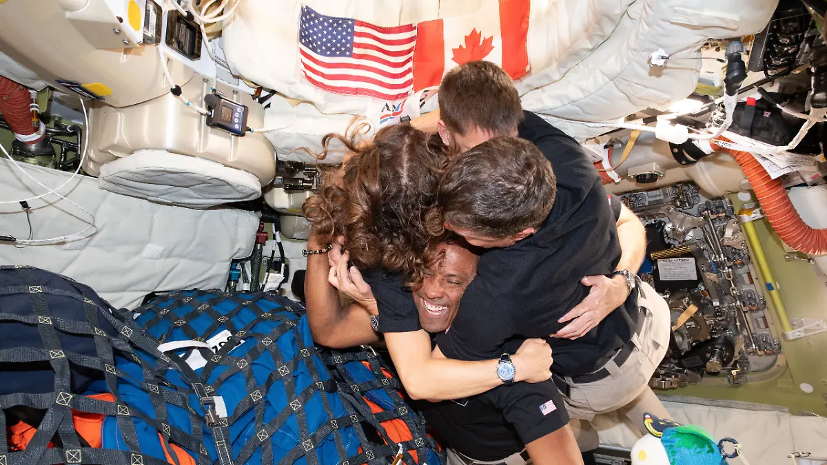 Von "Under Pressure" geweckt: Crew der "Artemis 2" bereitet nach Mondflug Landung im Pazifik vor