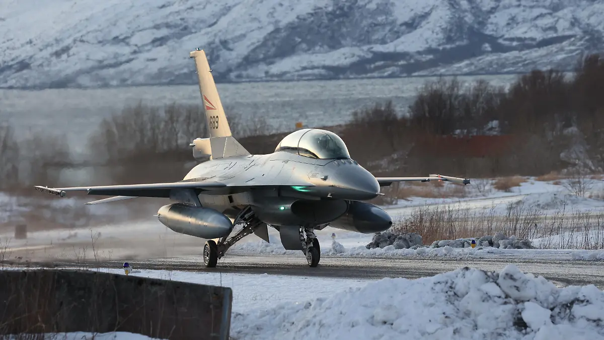 Überraschendes Eingeständnis: Keiner der von Norwegen versprochenen F-16-Jets verteidigt die Ukraine