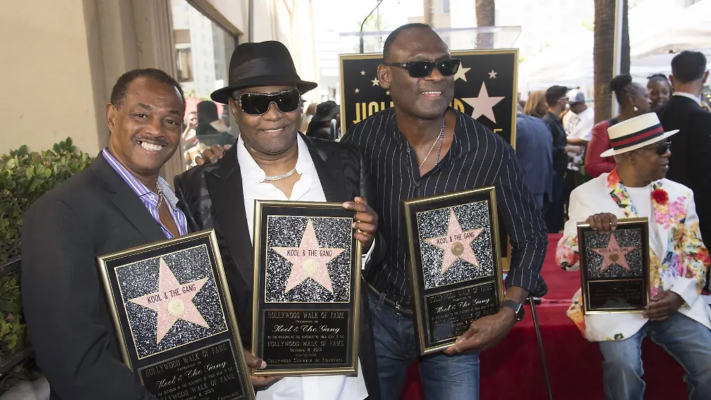 704d20de154c14d7a72275a31f05d23a