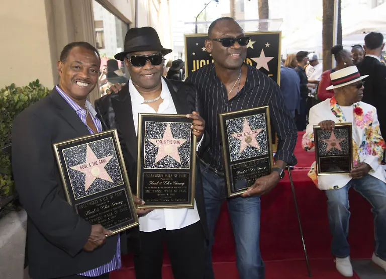 704d20de154c14d7a72275a31f05d23a