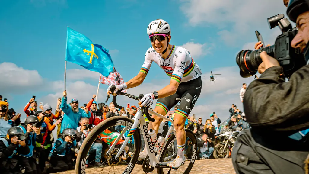 Cycling-122th-Paris-Roubaix-World-Champion-Tadej-Pogacar-SVN-UAE-Team-Emirates-XRG-powers-over-the-legendary-cobbles-of-sector-4-Carrefour-de-l-Arbre-on-his-way-to-a-2th-place-finish-122th-Paris-Roubaix-1