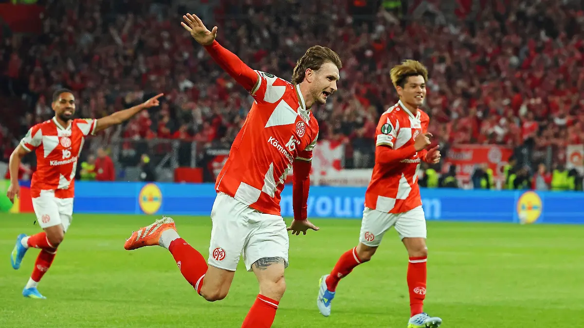 Ecke, Volley, Tor: Mainz 05 fegt mit zwei Traumtoren über Straßburg hinweg