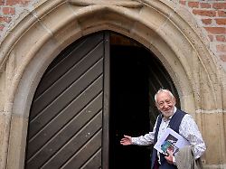 Sachsen-Anhalt: Hallervorden lockt bekannte Namen in sein Theater in Dessau