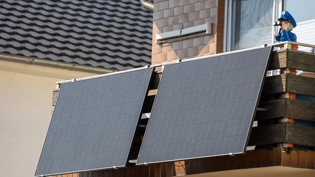 Solar-Energie-in-Sicht-Mit-Balkonkraftwerken-kann-eigener-Sonnenstrom-erzeugt-werden