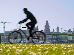 Hessen: Letztes Ferienwochenende – Sonne, Stau und Streik in Hessen