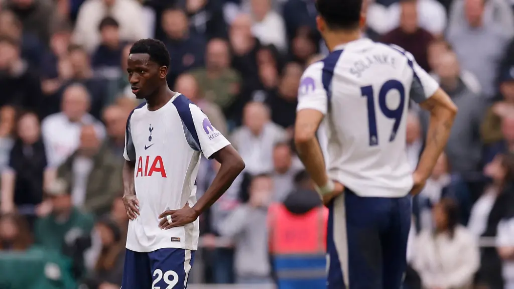 Soccer-Football-Premier-League-Tottenham-Hotspur-v-Nottingham-Forest-Tottenham-Hotspur-Stadium-London-Britain-March-22-2026-Tottenham-Hotspur-s-Pape-Matar-Sarr-looks-dejected-after-Nottingham-Forest-s-Morgan-Gibbs-White-scores-their-second-goal-Action-Images-via-Reuters-Andrew-Couldridge-EDITORIAL-USE-ONLY-NO-USE-WITH-UNAUTHORIZED-AUDIO-VIDEO-DATA-FIXTURE-LISTS-CLUB-LEAGUE-LOGOS-OR-LIVE-SERVICES-ONLINE-IN-MATCH-USE-LIMITED-TO-120-IMAGES-NO-VIDEO-EMULATION-NO-USE-IN-BETTING-GAMES-OR-SINGLE-CLUB-LEAGUE-PLAYER-PUBLICATIONS-PLEASE-CONTACT-YOUR-ACCOUNT-REPRESENTATIVE-FOR-FURTHER-DETAILS