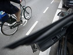 Sachsen-Anhalt: 84-jährige Radfahrerin stirbt drei Tage nach Unfall