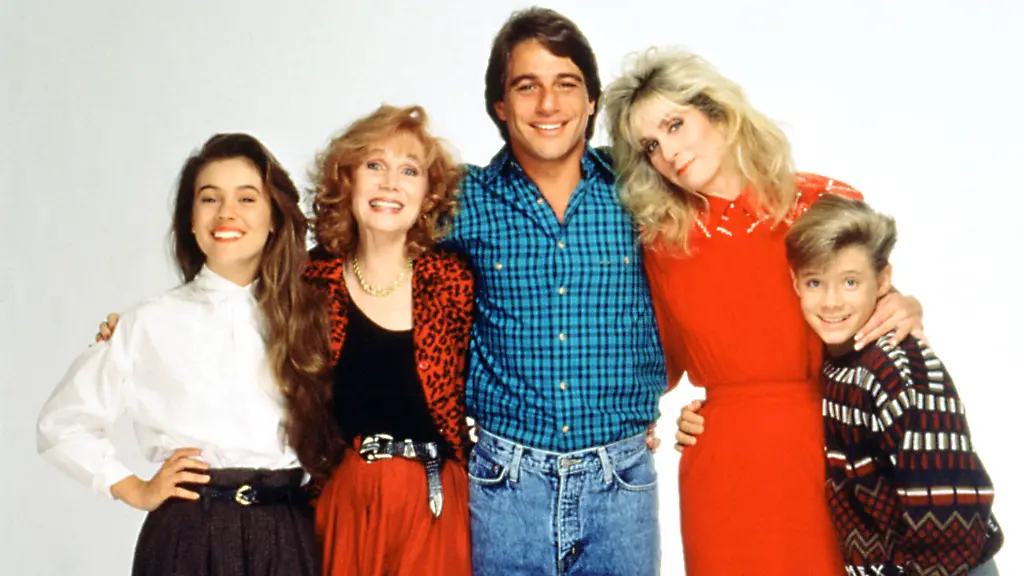 WHO-S-THE-BOSS-Alyssa-Milano-Katherine-Helmond-Tony-Danza-Judith-Light-Danny-Pintauro-Season-6-1984-92-Columbia-Pictures-Television-Courtesy-Everett-Collection-Columbia-Pictures-Courtesy-Everett-Collection-ACHTUNG-AUFNAHMEDATUM-GESCHAeTZT-PUBLICATIONxINxGERxSUIxAUTxONLY-Copyright-xColumbiaxPictures-CourtesyxEverettxCollectionx-TCDWHTH-EC005