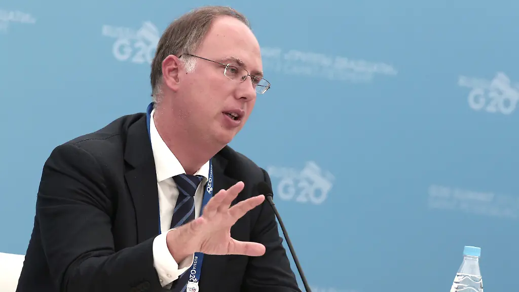 ITAR-TASS-ST-PETERSBURG-RUSSIA-SEPTEMBER-5-2013-Kirill-Dmitriyev-general-director-of-the-Russian-Direct-Investment-Fund-RDIF-at-a-briefing-at-a-G-20-summit-in-St-Petersburg