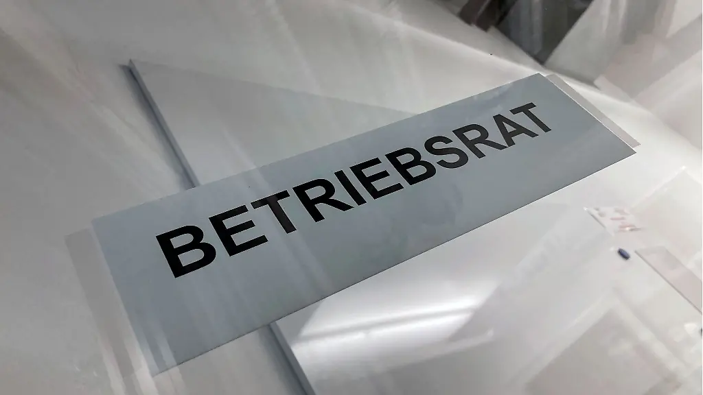 Gekuendigte-Arbeitnehmer-duerfen-trotz-Kuendigung-bei-einer-Betriebsratswahl-kandidieren