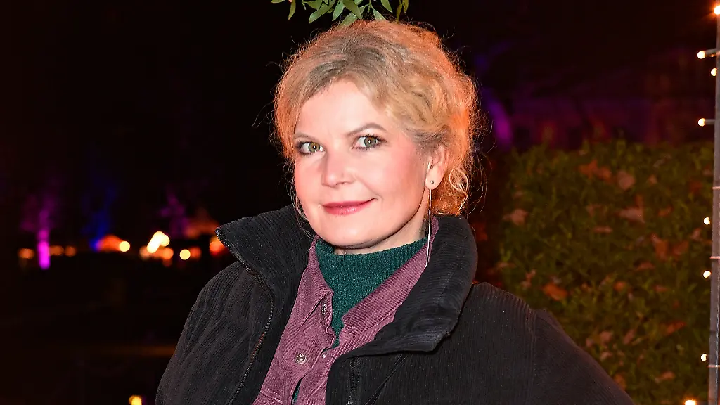 Eva-Imhof-bei-der-Eroeffnung-von-Weihnachten-im-Tierpark-2025-am-Schloss-Friedrichsfelde-im-Tierpark-Berlin-Berlin-21-11