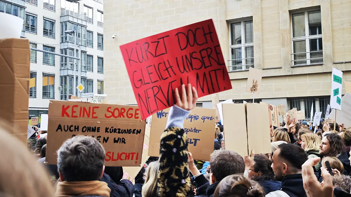 Psychotherapeuten alarmiert: "Therapie wird zum Objekt des Sparens"