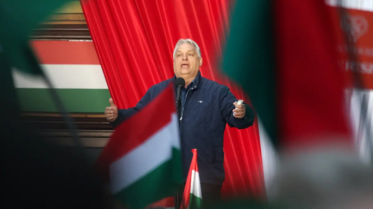 Herausforderer kontert umgehend: Orban versucht es im Wahlkampfendspurt mit Fake News