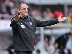 "Ist gerade ein bisschen viel": Schicksalsschläge setzen Trainer Frank Schmidt mächtig zu