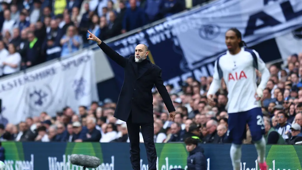 Igor-Tudor-head-coach-of-Tottenham-Hotspur-Tottenham-Hotspur-v-Nottingham-Forest-Premier-League-Football-Tottenham-Hotspur-Stadium-London-UK-22-Mar-2026London-Tottenham-Hotspur-Stadium-United-Kingdom-EDITORIAL-USE-ONLY-No-use-with-unauthorised-audio-video-data-fixture-lists-club-league-logos-or-live-services-Online-in-match-use-limited-to-120-images-no-video-emulation-No-use-in-betting-games-or-single-club-league-player-publications