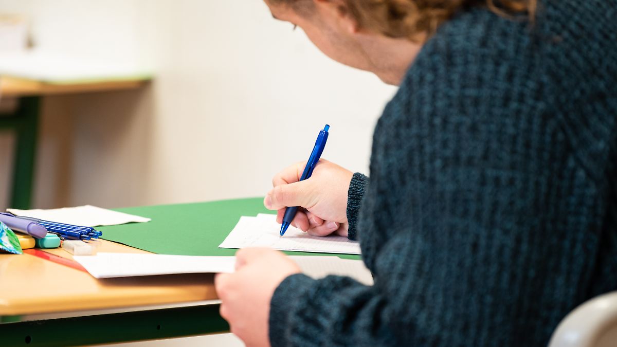 Untersuchung über viele Jahre: Hochbegabte Männer sind laut Studie weniger konservativ