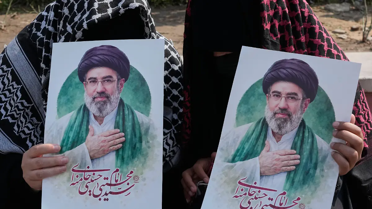 Insider zu Irans Obersten Führer: Modschtaba Chameneis Gesicht soll entstellt sein