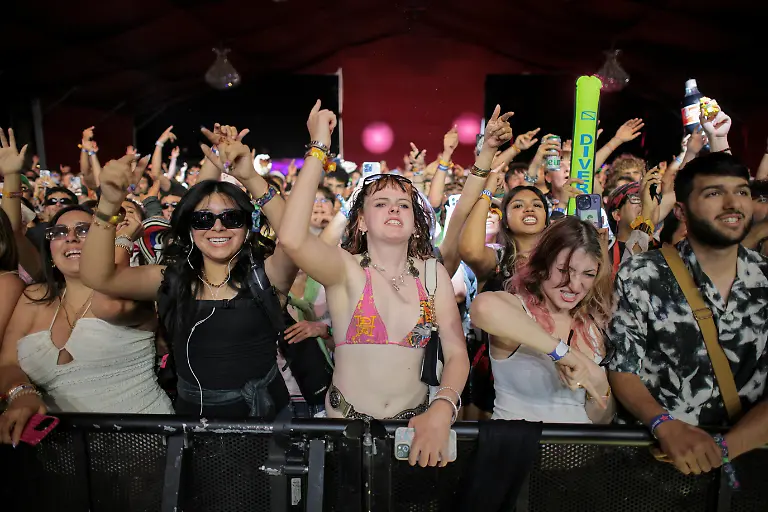 Fans-watch-Joost-perform-at-the-Coachella-Valley-Music-and-Arts-Festival-in-Indio-California-U-S-April-10-2026