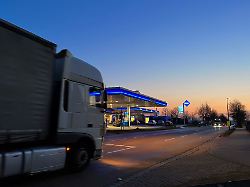 Vier Prozent Inflation drohen: ING-Ökonom: "Tankpreise könnten dauerhaft hoch bleiben"