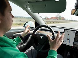 Erstmals in Europa: Niederlande erlauben Nutzung von Tesla-Selbstfahrfunktion