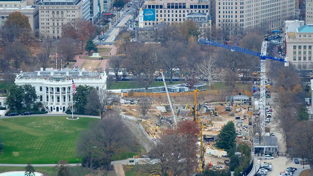 Der-Bau-des-Ballsaals-im-Weissen-Haus-wo-einst-der-Ostfluegel-stand-wird-fortgesetzt