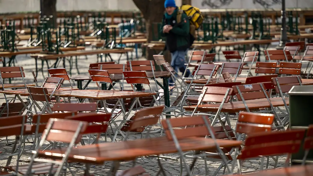Nach-einer-fruehlingshaften-ersten-Aprilwoche-macht-sich-Regen-breit-Beim-Biergartenbesuch-wird-man-wohl-nass