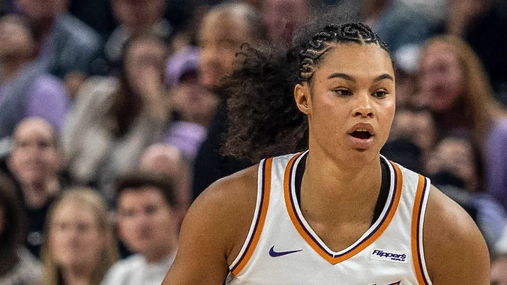 August-19-2025-San-Francisco-CA-U-S-A-Phoenix-forward-Satou-Sabally-0goes-to-the-hoop-during-the-WNBA-Basketball-Damen-USA-Basketball-game-between-Phoenix-Mercury-and-the-Golden-State-Valkyries-Phoenix-beat-Golden-State-98-91at-the-Chase-Center-San-Francisco-Calif
