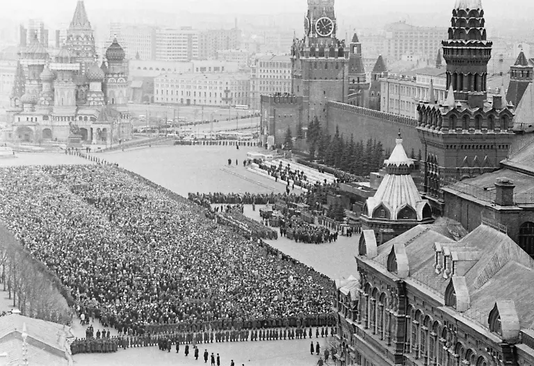 Moscow-USSR-March-30-1968-The-funeral-procession-of-Heroes-of-the-Soviet-Union-Yuri-Gagarin-the-world-s-first-cosmonaut-pilot-cosmonaut-of-the-USSR-and-Vladimir-Seryogin-test-pilot-is-held-in-Red-Square-Pilots-Yuri-Gagarin-and-Vladimir-Seryogin-died-in-a-plane-crash-while-on-a-routine-training-flight-on-MiG-15UTI
