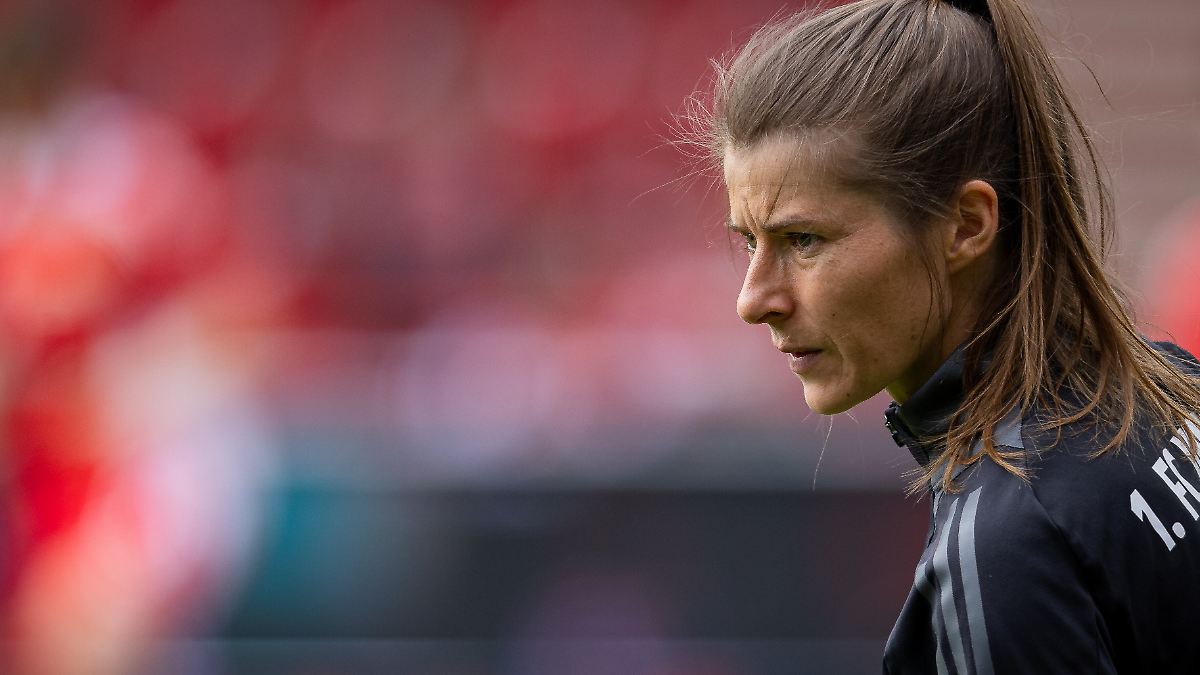 Bürgermeister vergisst ein "o": Union Berlin verteidigt Cheftrainerin gegen sexistische Angriffe