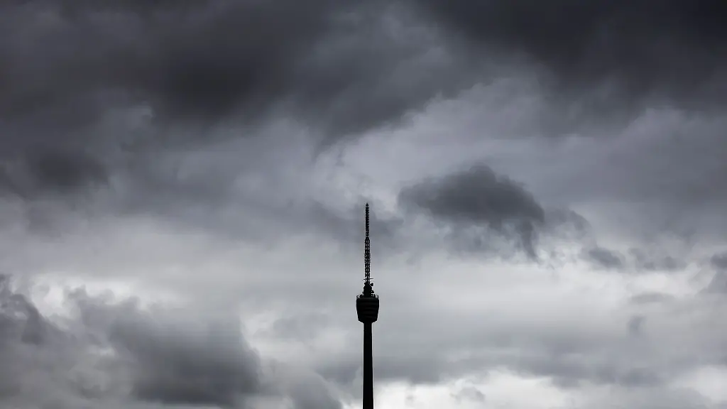 Zum-Start-in-die-neue-Woche-zeigen-sich-am-Himmel-ueber-Baden-Wuerttemberg-zunaechst-noch-viele-Wolken